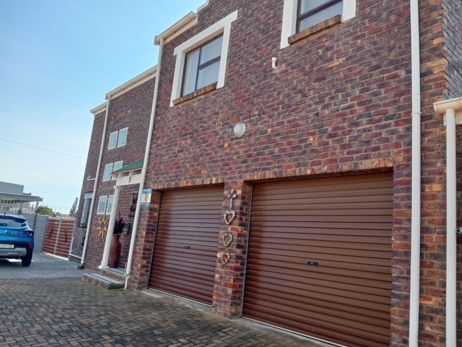 3 Bedroom Property for Sale in C Place Eastern Cape